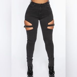 Fashion Nova buckle skinny jeans